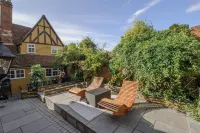 Huge Luxury 8 Bed Manor House Hot Tub Pool Table