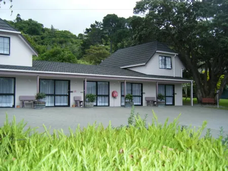 Camellia Court Motel Отели в г. Ловер Хатт