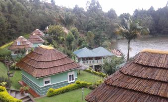 Bunyonyi Safaris Resort
