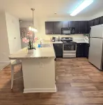 2 King Beds— Day Minimum Stay—Free Parking & Wi-Fi