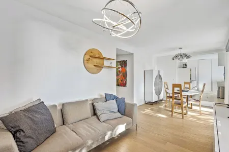 Apartment with garden