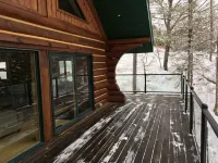 Snowmobilers & Skiers Full Scandinavian Log Home On Private Lake