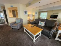Stunning Beach Views and Heated Outdoor Pool - Gorgeous Coastal Escape Hotel di Acme Township