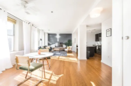 Chic Music-Inspired Getaway - Stylish Urban Retreat