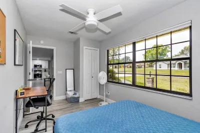 4 Br/2 BA, Heated Pool, Split Floor Plan, King Suite, W/D, Garage & Yard Hotels near Silver Springs State Park Campground