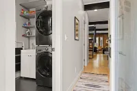 Cozy Patio, Gas Grill, and Garage Parking - Charming Getaway Hotels in Edgewater