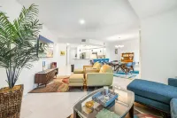 Luxury River Front Secluded Condo w Resort Amenities Hotels in Merritt Island