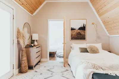 Creekside Oasis with Spacious Loft Retreat - Charming Vintage A-Frame