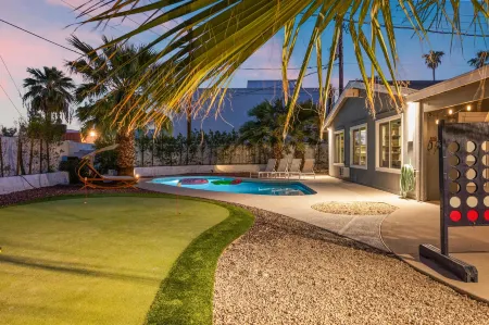 Heated Pool, Putt Putt, Game Room and BBQ Grill - Spectacular Oasis