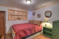 Family Friendly Cabin - Near Downtown Creede - Shu