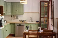 Yacumama Guesthouse Hotels in Hossegor