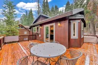 Modern Kitchen and Spacious Deck with Views - Charming Scenic Retreat