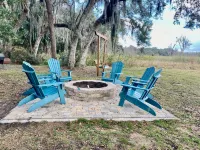 Lakeside Retreat - Private Dock, Kayaks, Lakefront, WiFi Hotels in Hernando