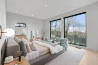 Spool and Sunken Fire Pit - Stunning Serenity Retreat Hotels in Fairview