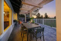 Scenic-View Hot Tub and Game Room - Charming Family Retreat Hotels in Poway