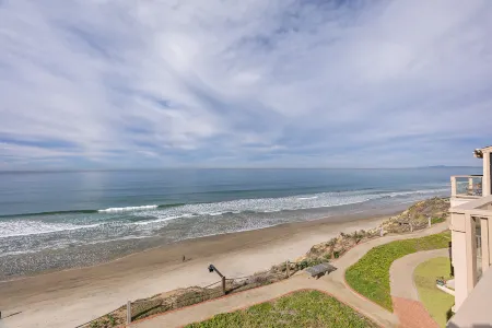 Spectacular Ocean Views and Air Conditioning - Coastal Bliss Retreat