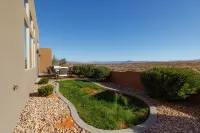 Scenic Stays & Outdoor Fun at Desert Dreams