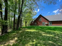 Spacious Living and Game Room with Deck - Stunning Mountain Haven