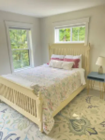 Charming Escape with Spacious Yard and Modern Comfort - Inviting Haven