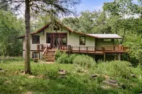 Nature Retreat with Glass Room and Fire Pit - Enchanting Forest Haven Hotel a Carroll County