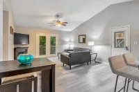 Pets Welcome at this Hot Tub Three Bedroom Hôtels à : Arden