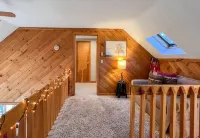 Riverside Fire Pit and Community Pool - Tranquil Charming Retreat