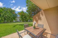 Ground Floor Condo Walking Distance to Beach