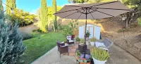 Cozy Guesthouse/Garden Hideaway Retreat, Private Entrance, Safe and Quiet Area