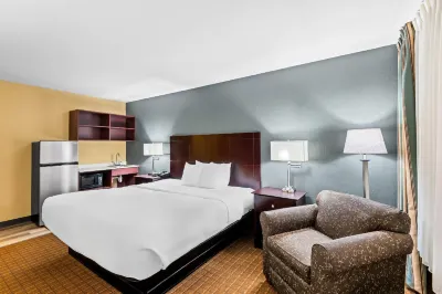 Suburban Studios Hotels near Loomis Park
