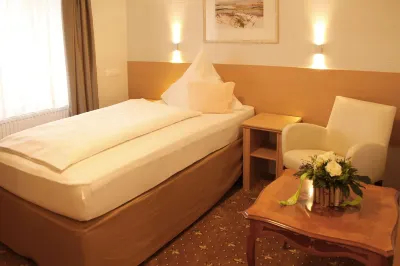 Hotel & Restaurant Bei Baki Hotels in der Nähe von Günther Koch Kleingärtnerverein