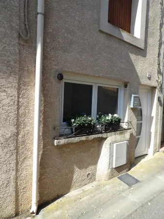 3-bedroom village house, garden, terrace. Ideal for families and friends!