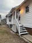 Charming 2-bedroom apartment in beautiful Belleville with WiFi