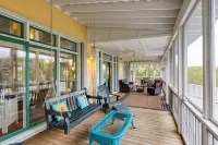 Charming Getaway with Ocean Views and Spacious Decks - Tranquil Escape