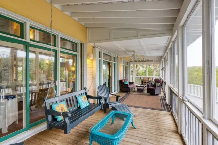 Charming Getaway with Ocean Views and Spacious Decks - Tranquil Escape