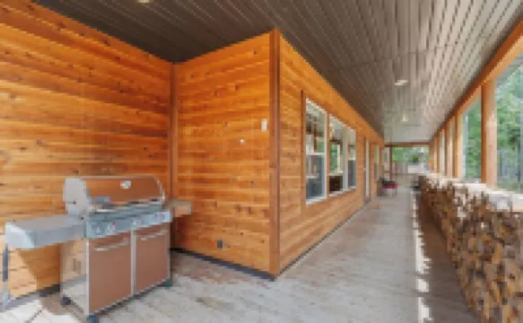 30 Min to Jackson Hole • Alpine Retreat • Hot Tub • Sleeps 12