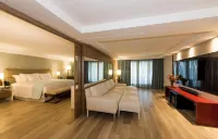 Vogal Luxury Beach Hotel & Spa