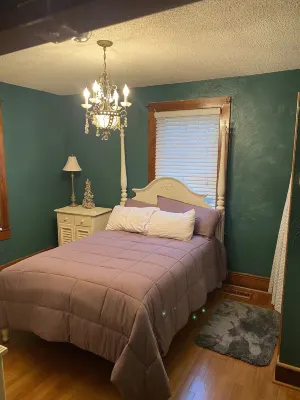 Beautiful + Spacious 4BR Home Bristol, VA. Close to Bristol TN / VA attractions! Hotels near Goose Creek Farm , LLC