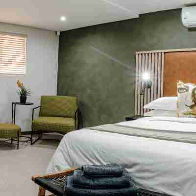 80 on Thabo Rooms