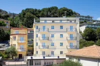 Hotel Tritone فنادق في Laigueglia