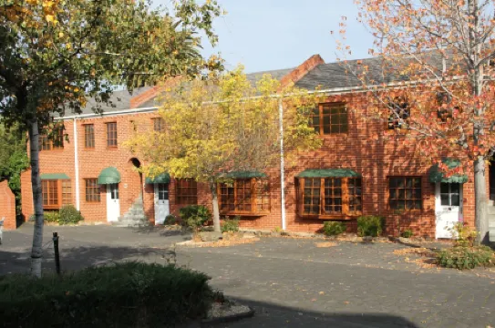 เบย์ โฮเทล อพาร์ทเมนท์ส