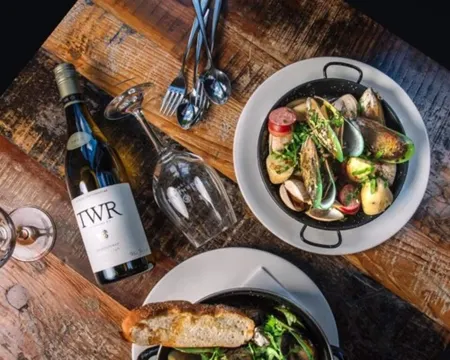 Furneaux Lodge Отели в г. Пайнс