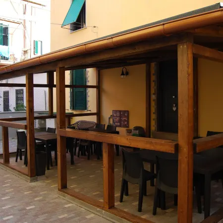 Guesthouse Outside the Port