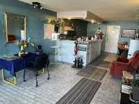 Earlton Motel