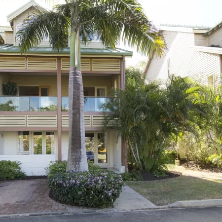 Barefoot Luxury - Pool & Walk to Holetown Beach
