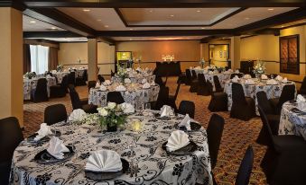 Historic Whispering Woods Hotel & Conference Center