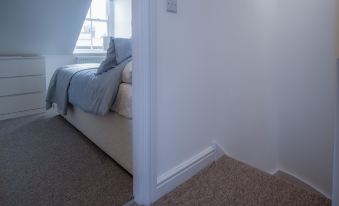Ramsey Apartment - 2 Bedroom Apartment - Tenby