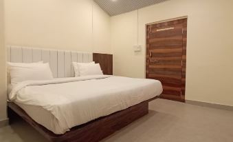 Laxmi Hotel, Matheran