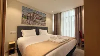 Oporto Station Hostel & Rooms Hotels in Campanha