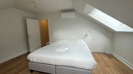 Charming Ixelles Apartment Retreat in the Heart of Brussels Отели рядом с достопримечательностью «Парк Тенбош»