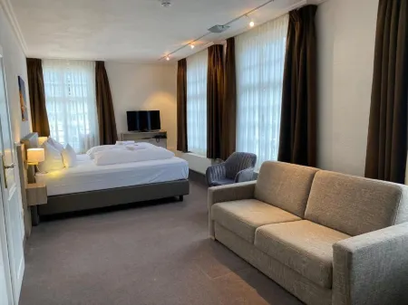 Horchem Hotel-Restaurant-Café-Bar Отели в г. Кальтерхерберг